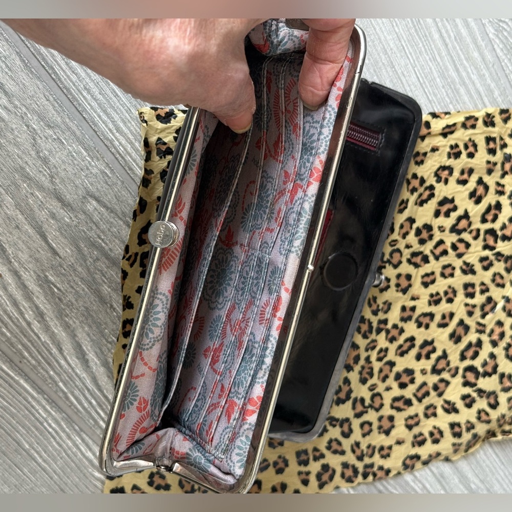 HOBO The Original Lauren wallet/ clutch, black with silvertone double frame. - Picture 9 of 10